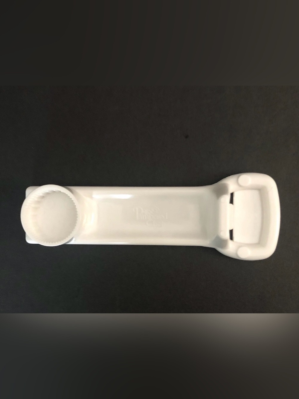 The Pampered Chef Magnetic Easy Opener for Bottles Cans Tabs